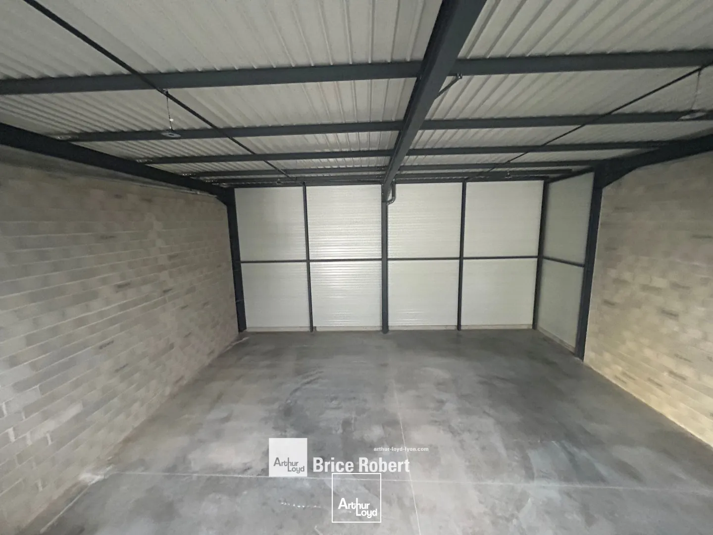 A VENDRE - Cellules d'activités - SAINT-GENIS LAVAL