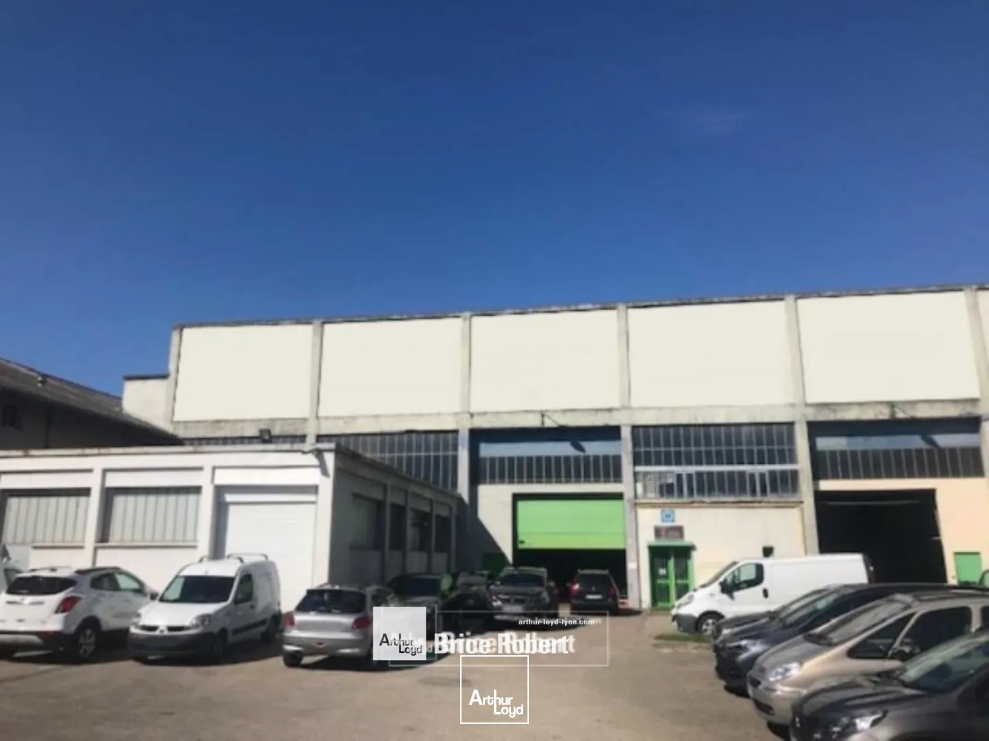 Local d'activités entrepôt à louer à Vénissieux