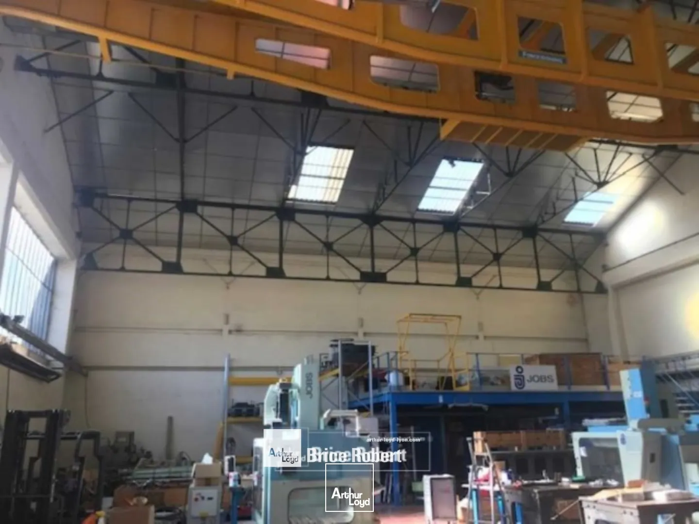 Local d'activités entrepôt à louer à Vénissieux