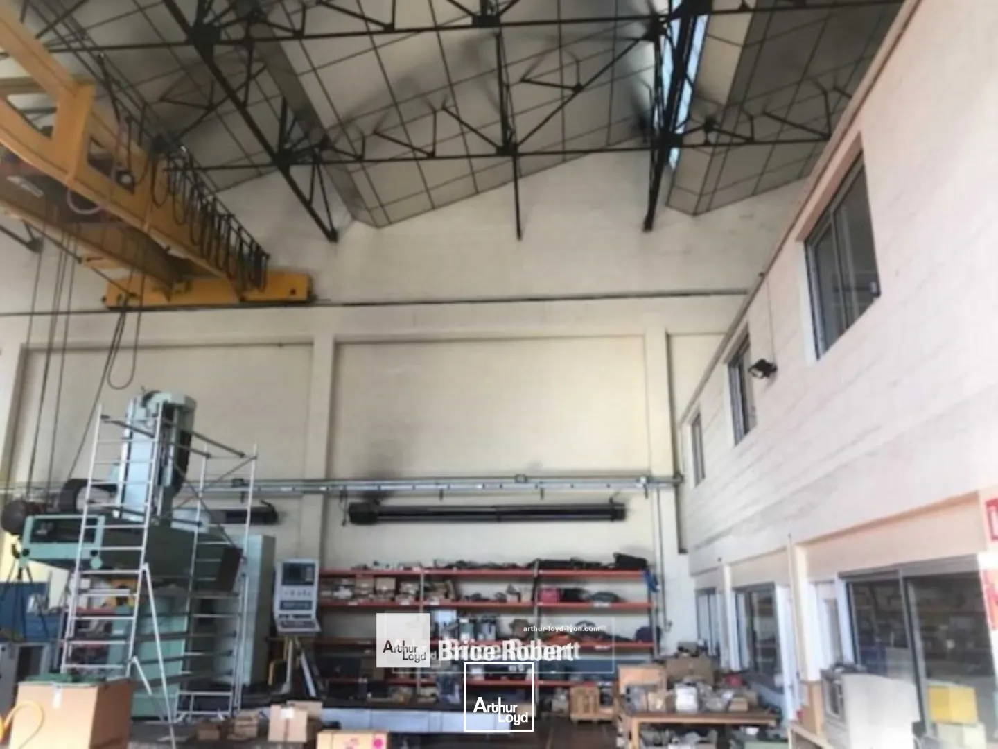 Local d'activités entrepôt à louer à Vénissieux