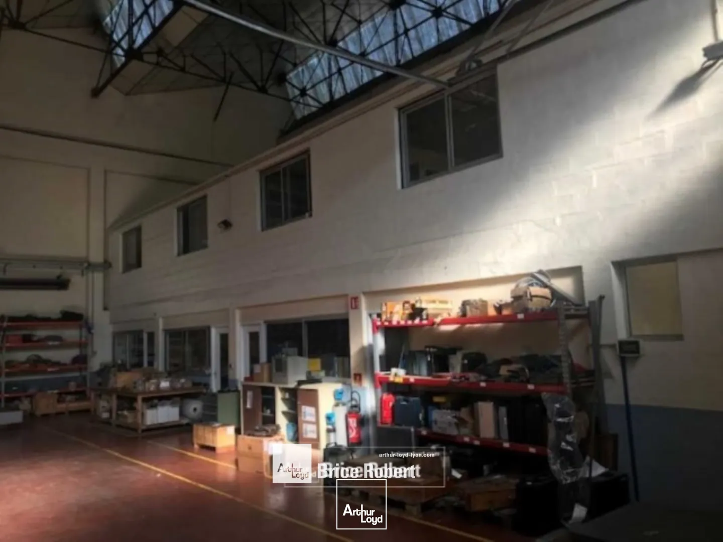 Local d'activités entrepôt à louer à Vénissieux