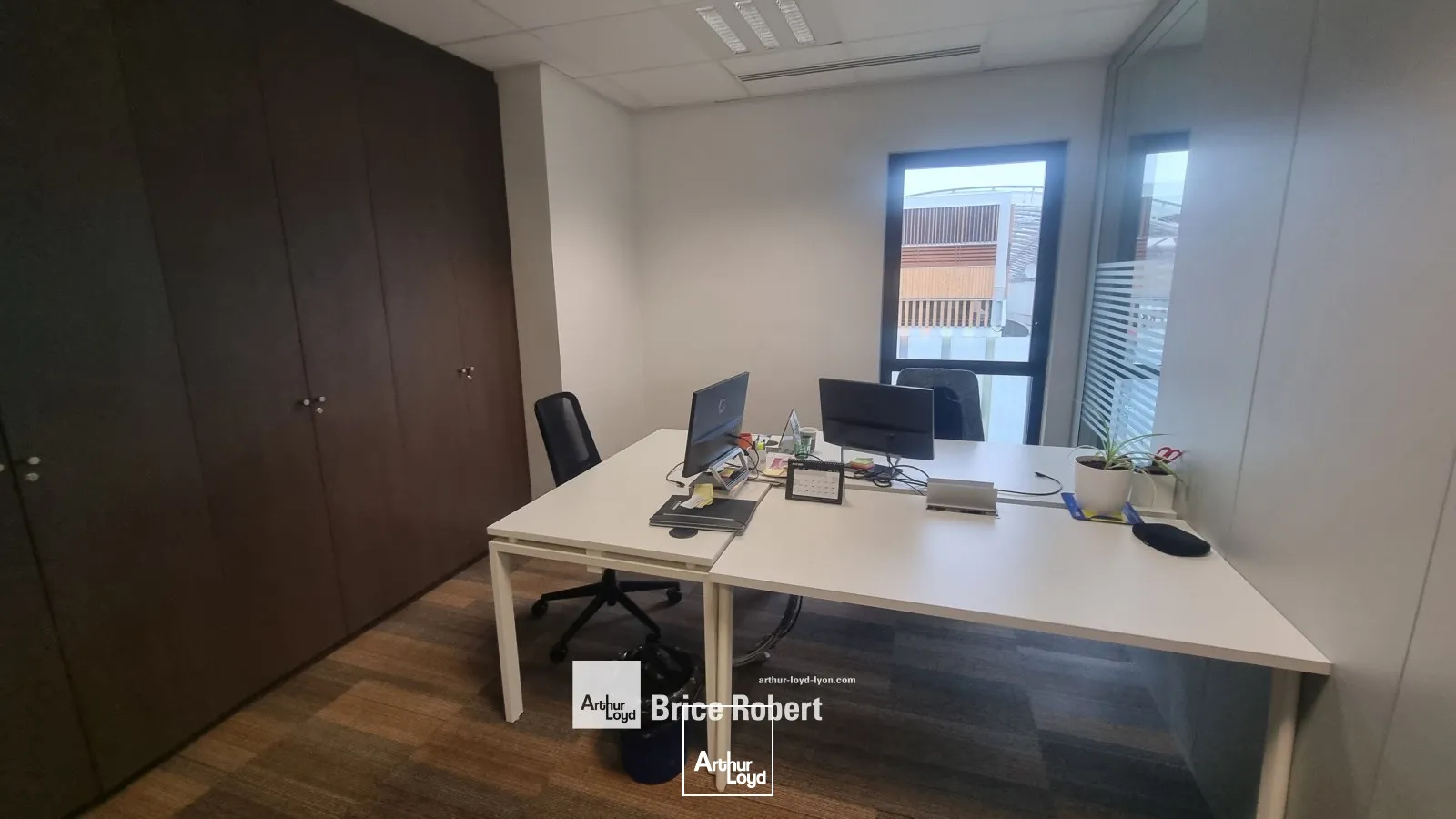 A louer - EOLIS - Bureaux lumineux dans un immeuble au coeur de Confluence - Lyon 2ème