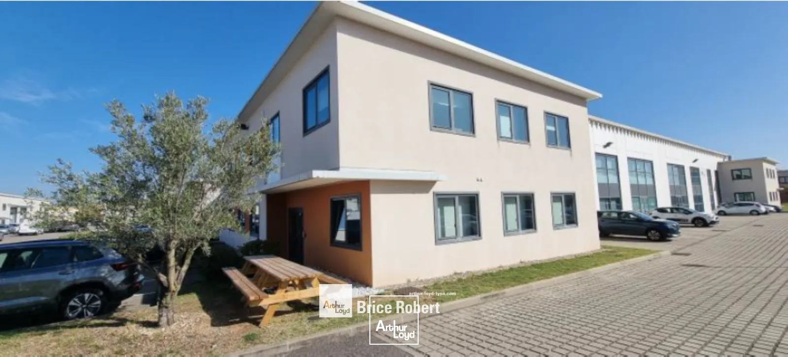 A louer - Bureaux au sein du parc d'activités Le Mas des Entreprises - Meyzieu 