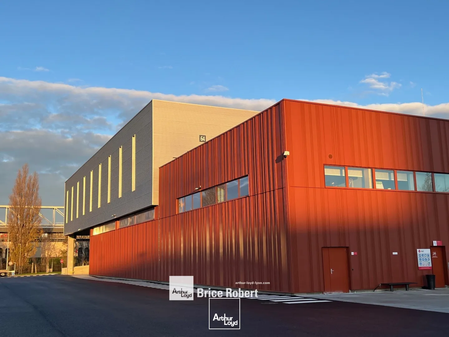 A LOUER - Bâtiment industriel - LYON 7ème