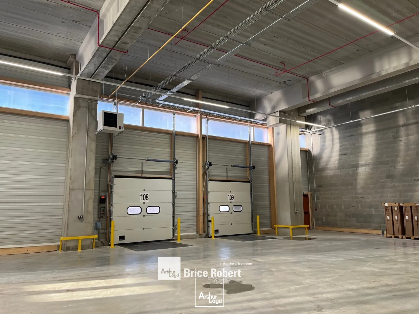 A LOUER - bâtiment industriel - LYON 7ème