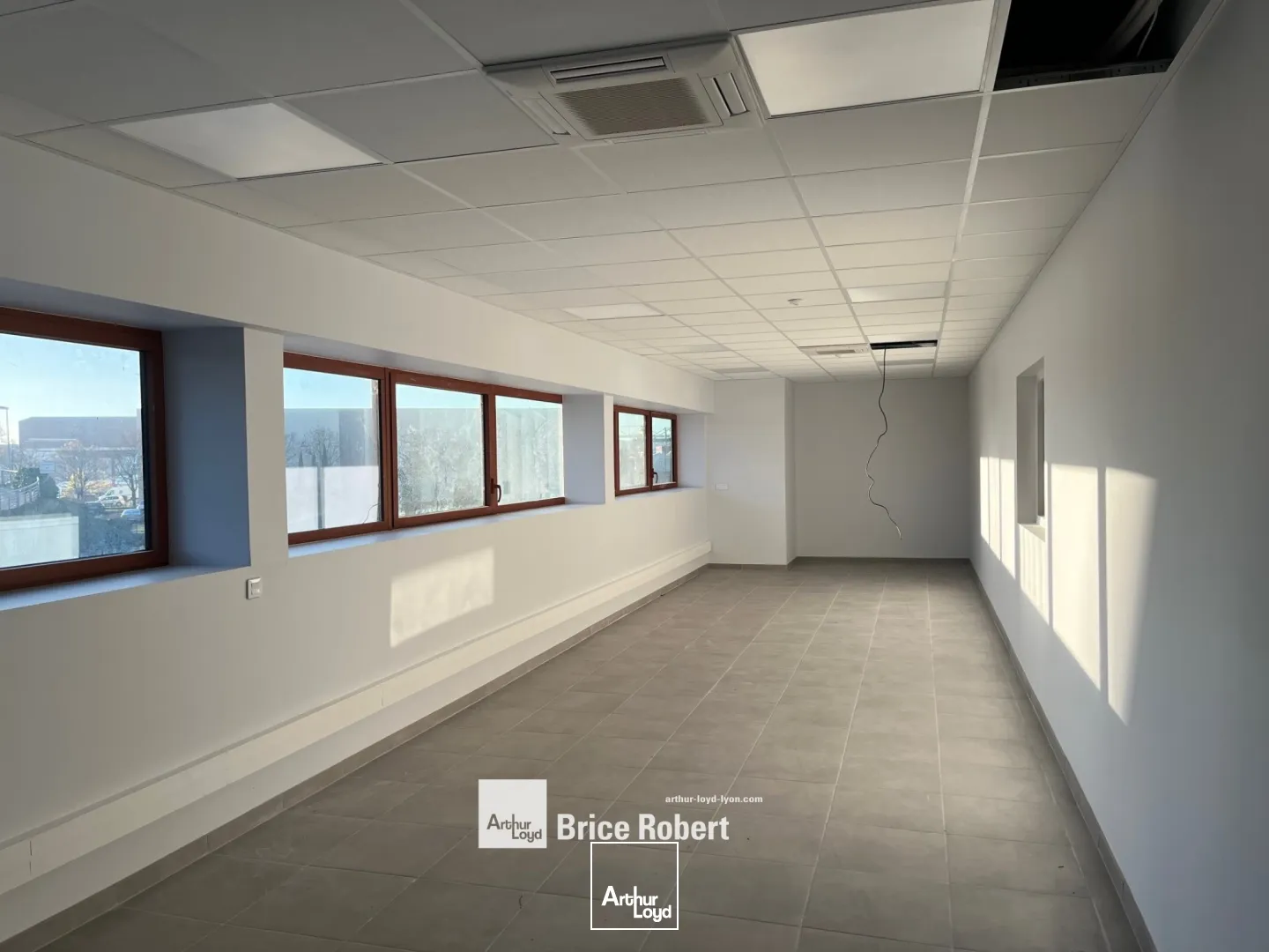 A LOUER - bâtiment industriel - LYON 7ème