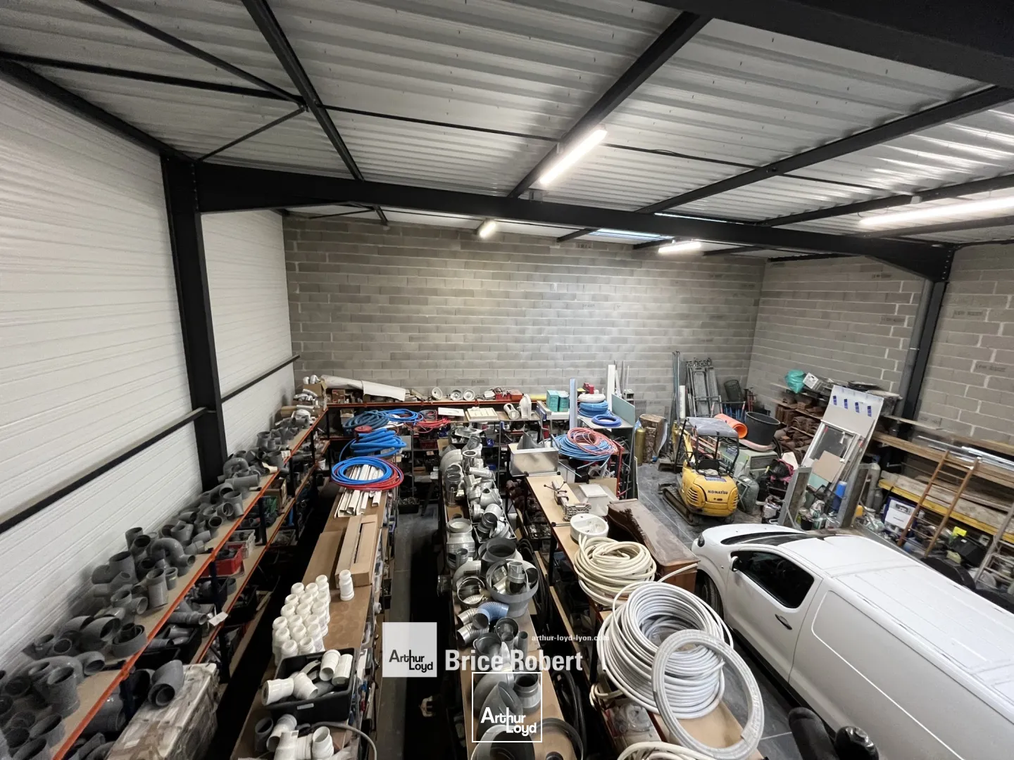 A VENDRE - Local d'activités - GENAS