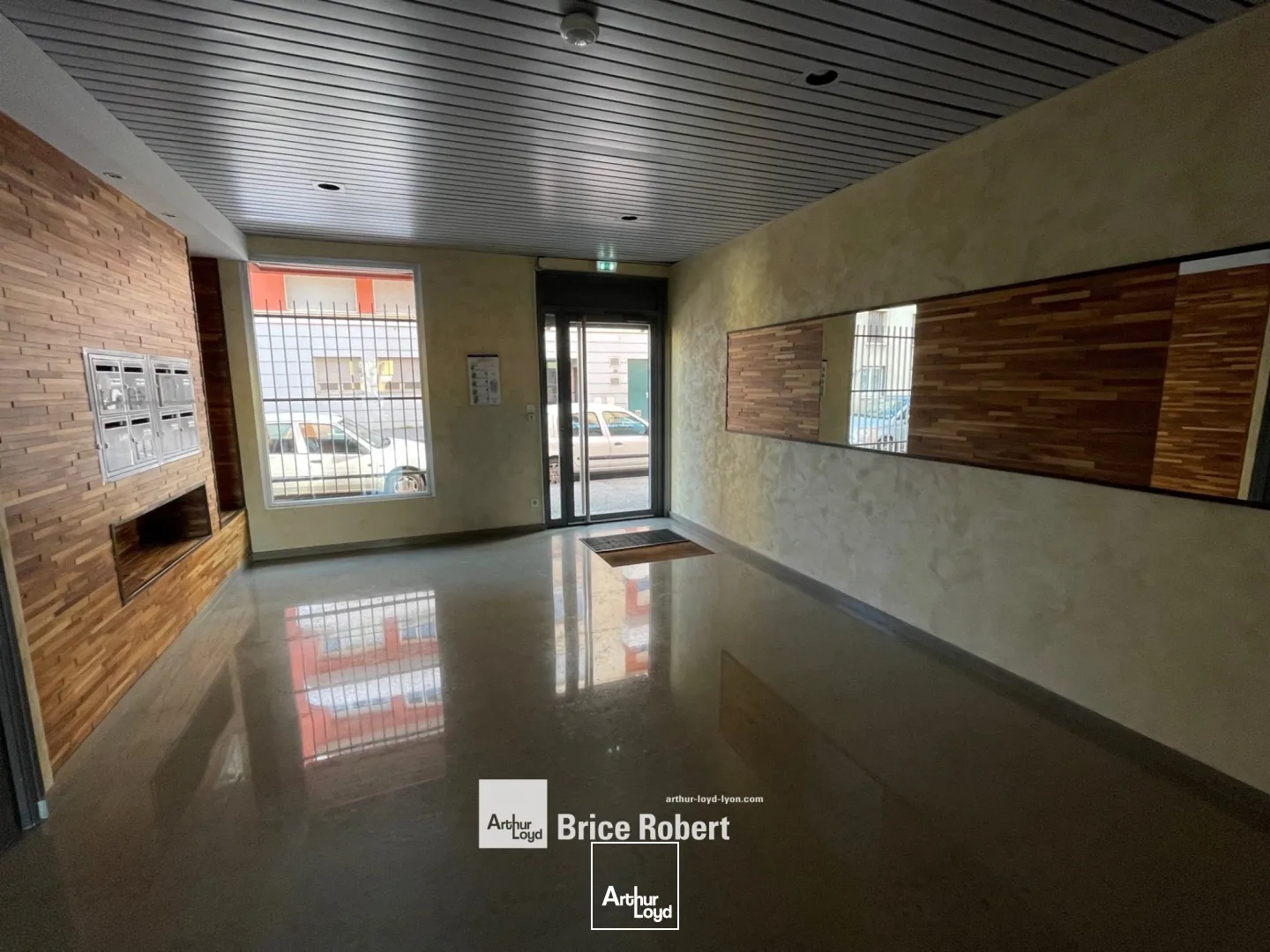 A louer - Bureaux rue de la République - Decines Charpieu