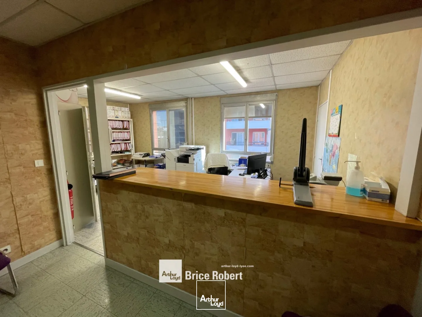 A louer - Bureaux rue de la République - Decines Charpieu