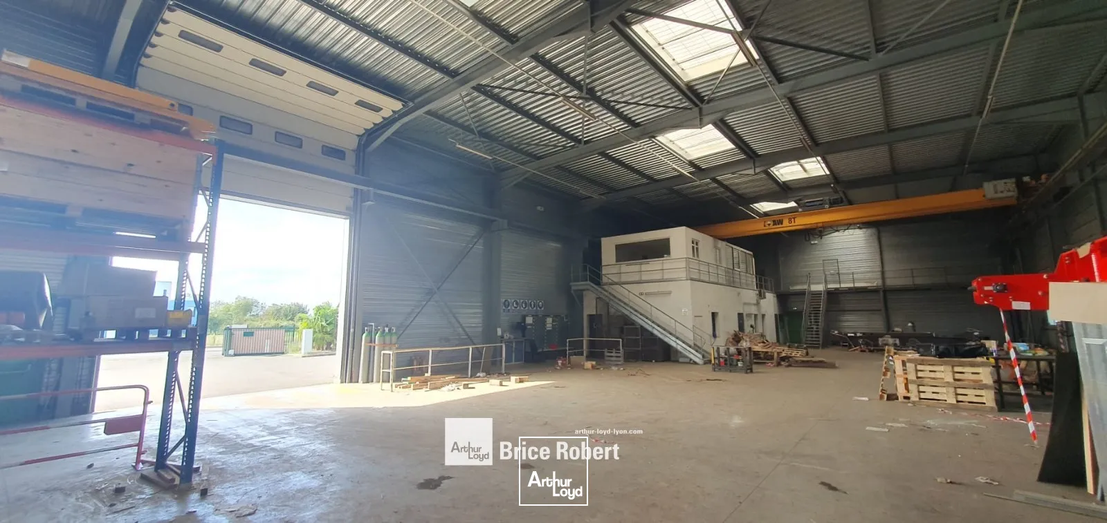 A LOUER - Bâtiment d'activité - CIVRIEUX