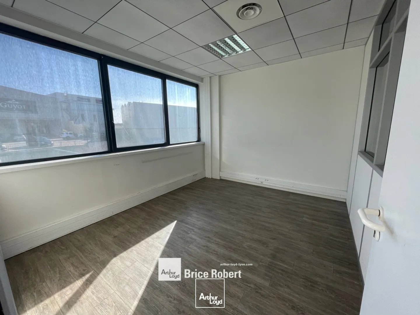 A louer - LES CARRES DU PARC 6 - Bureaux sur la Techlid - Champagne au Mont d'Or