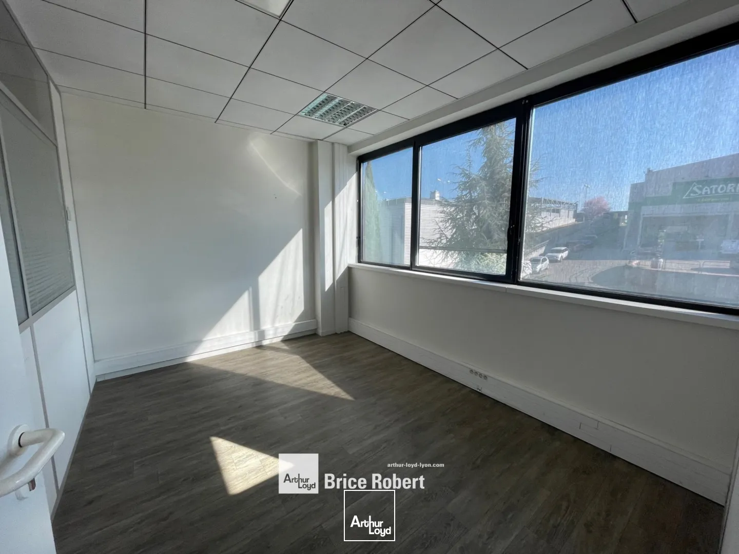 A louer - LES CARRES DU PARC 6 - Bureaux sur la Techlid - Champagne au Mont d'Or