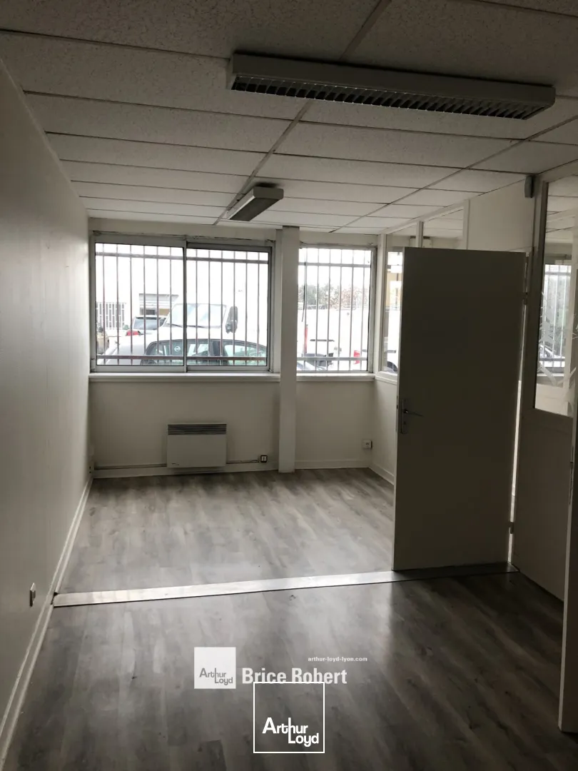 A LOUER - Bâtiment d'activité - CHASSIEU