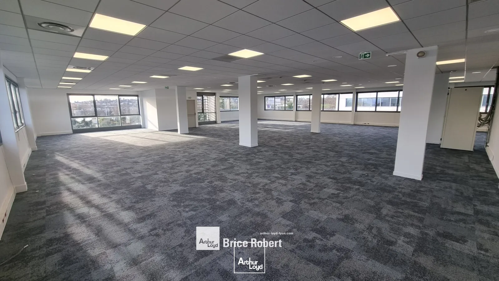 A vendre ou à louer - INNOVALIA II - Bureaux dans un immeuble tertiaire - Dardilly