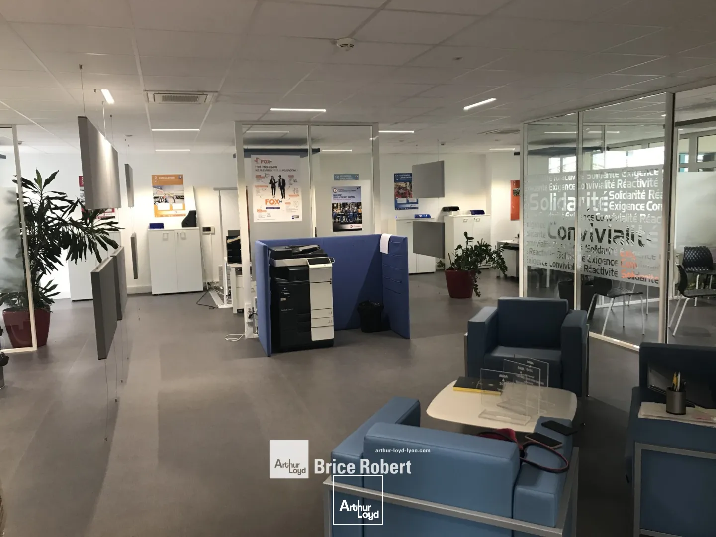 A louer - ACTIVILLAGE - Bureaux avec stationnements - Bron 