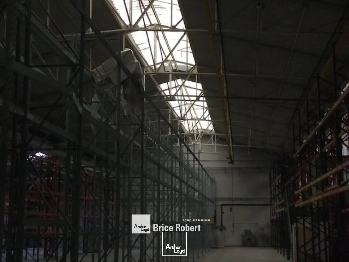 A VENDRE A LOUER - Bâtiment industriel entrepôt - SAINT-PRIEST