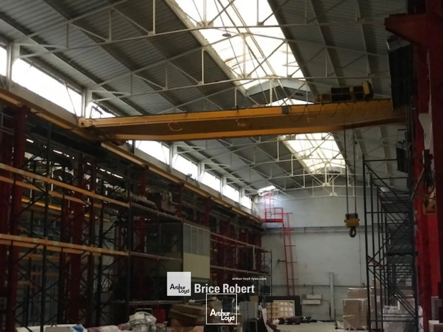 A VENDRE A LOUER - Bâtiment industriel entrepôt - SAINT-PRIEST