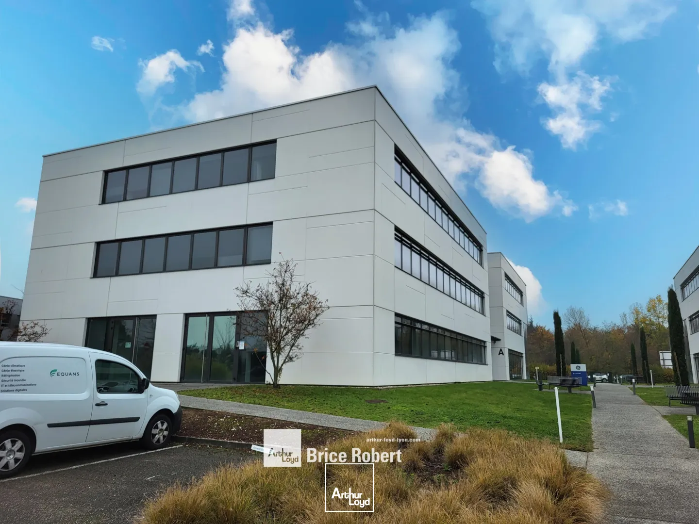 A louer - LES ALLEES DU PARC - Bureaux dans bâtiment A - Saint Priest