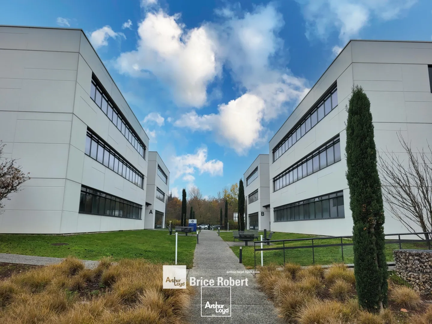 A louer - LES ALLEES DU PARC - Bureaux dans bâtiment A - Saint Priest