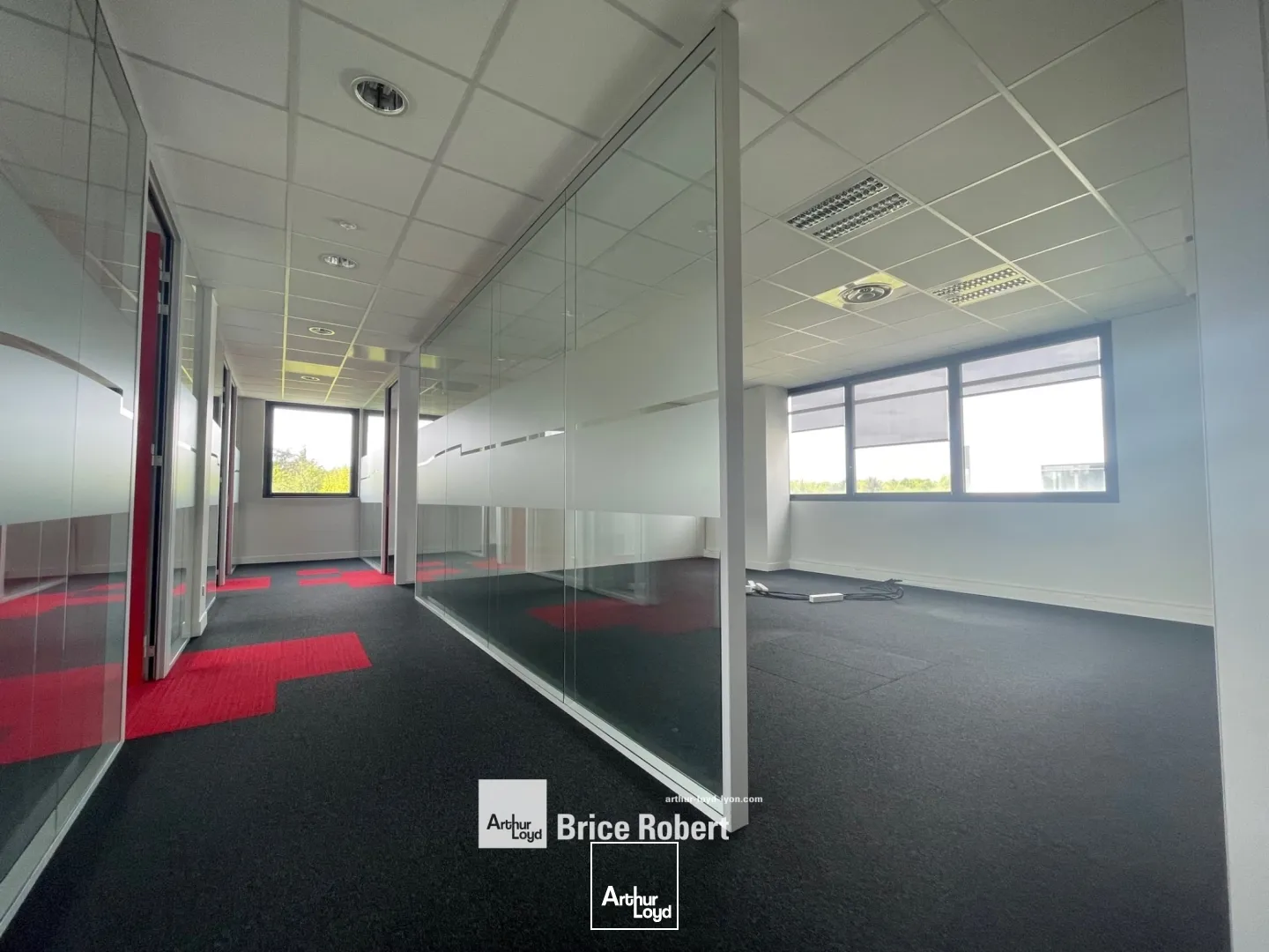 A louer - LES ALLEES DU PARC - Bureaux dans bâtiment A - Saint Priest