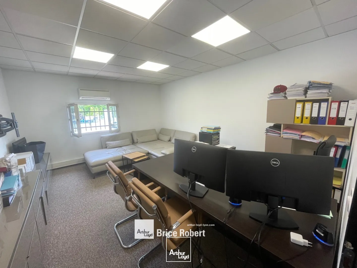 A louer - Bureaux en R+1 - Villeurbanne 