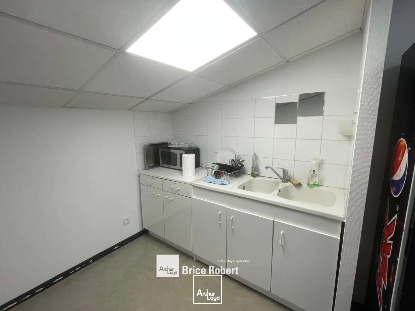 A louer - Bureaux en R+1 - Villeurbanne 