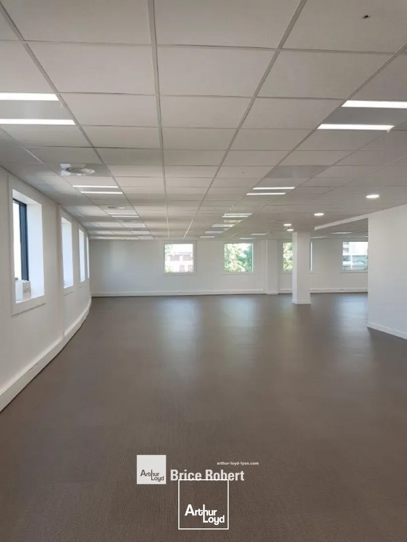 A louer - L'ARC - Bureaux proches du parc - Villeurbanne 