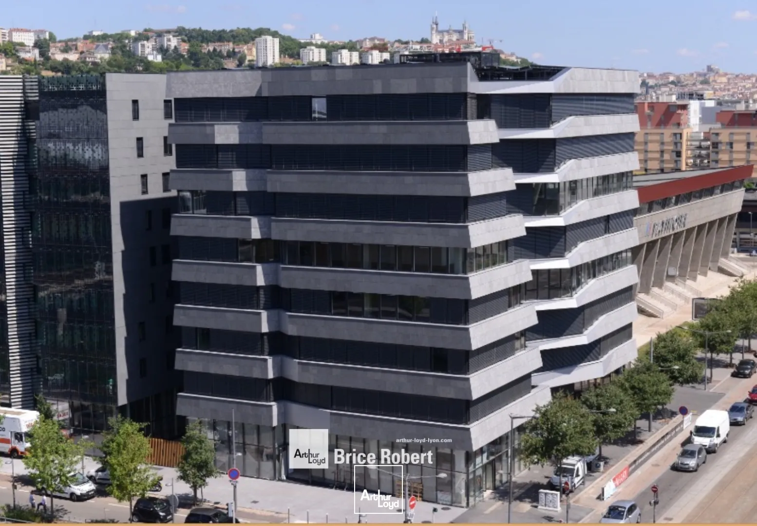 A louer - HIGASHI - Bureaux face au centre commercial de Confluence - Lyon 2ème