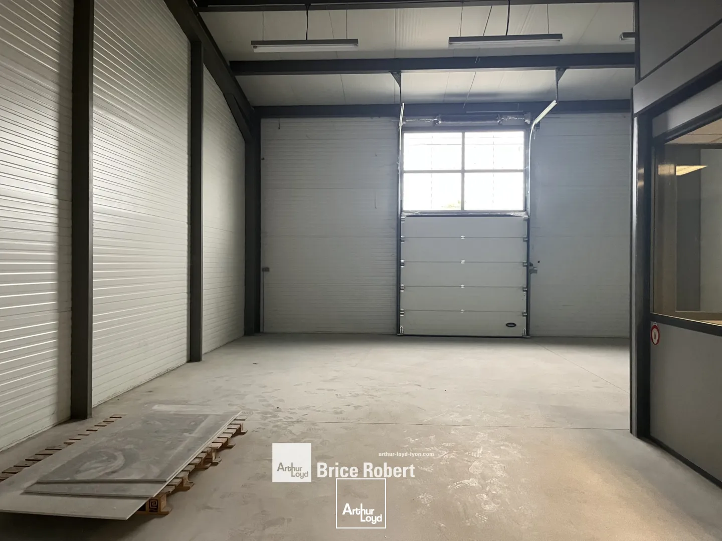 A LOUER - Locaux d'activités - BEYNOST