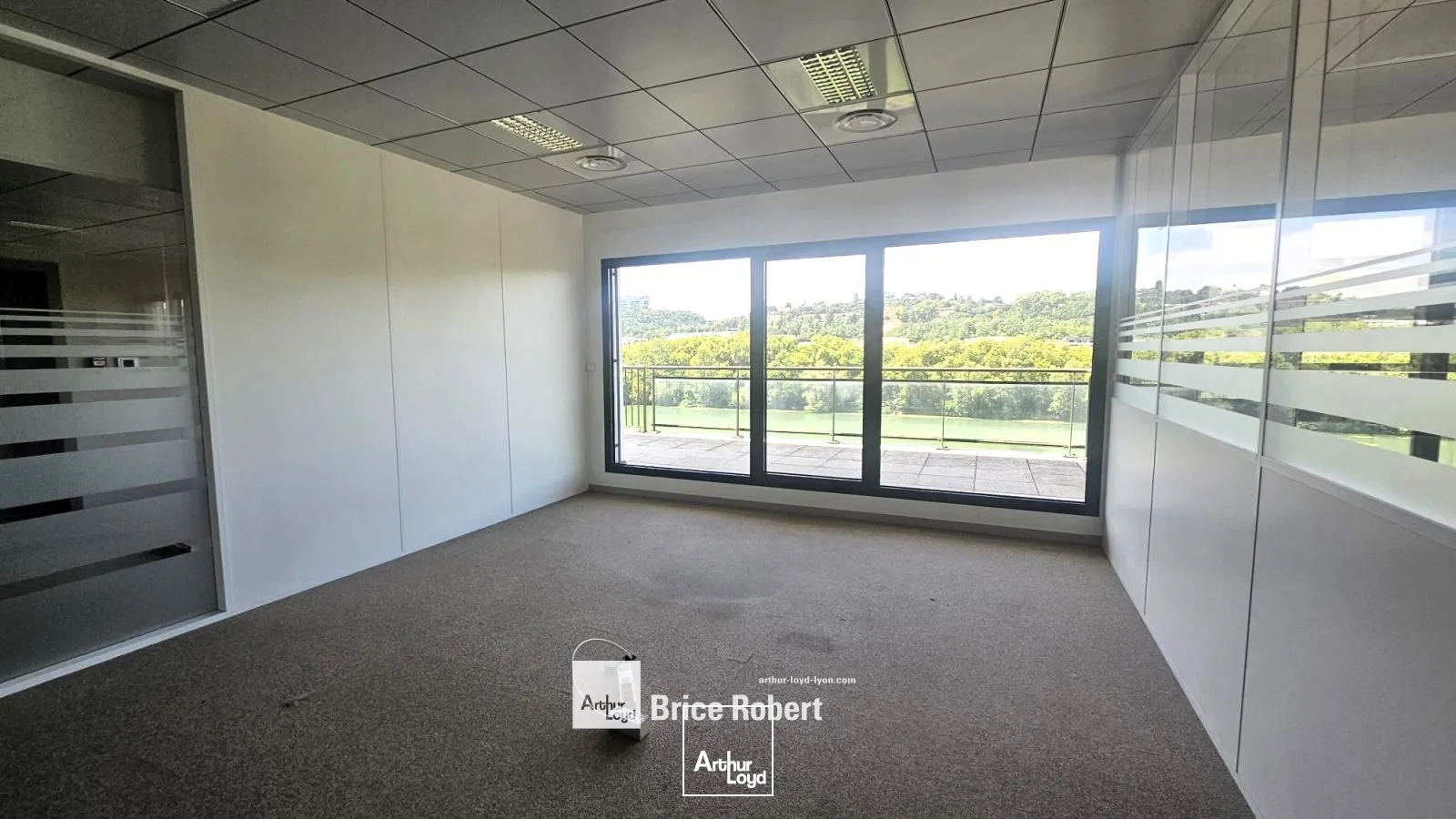 A louer - ESPACE 84 - Bureaux lumineux - Lyon 4ème