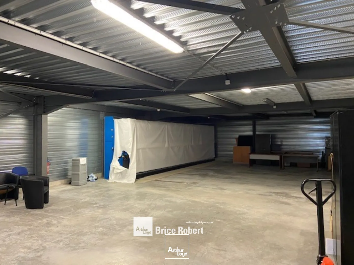 A VENDRE - Local d'activités - BELIGNEUX