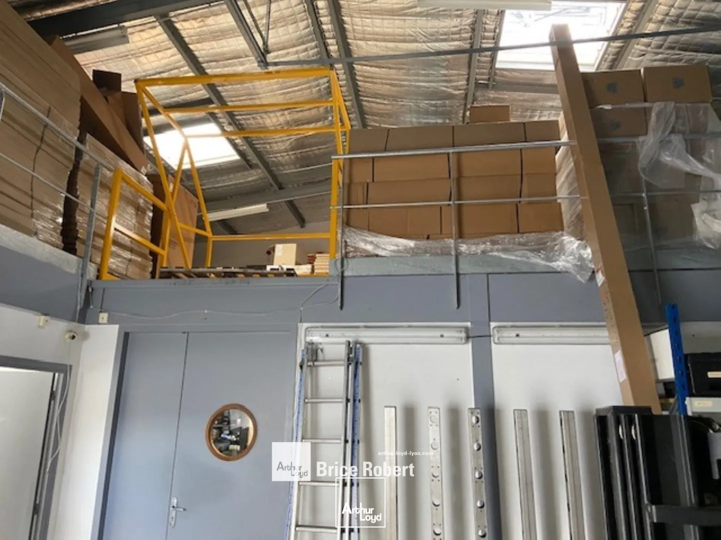 A VENDRE - Local d'activités - BELIGNEUX