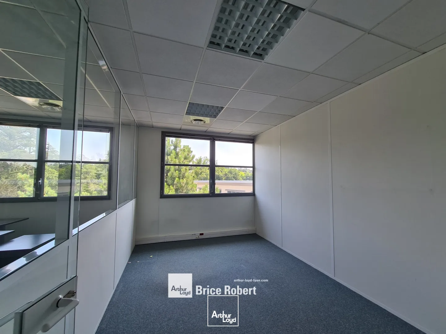 A louer - INOPOLIS - Bureaux lumineux - Saint Genis Laval