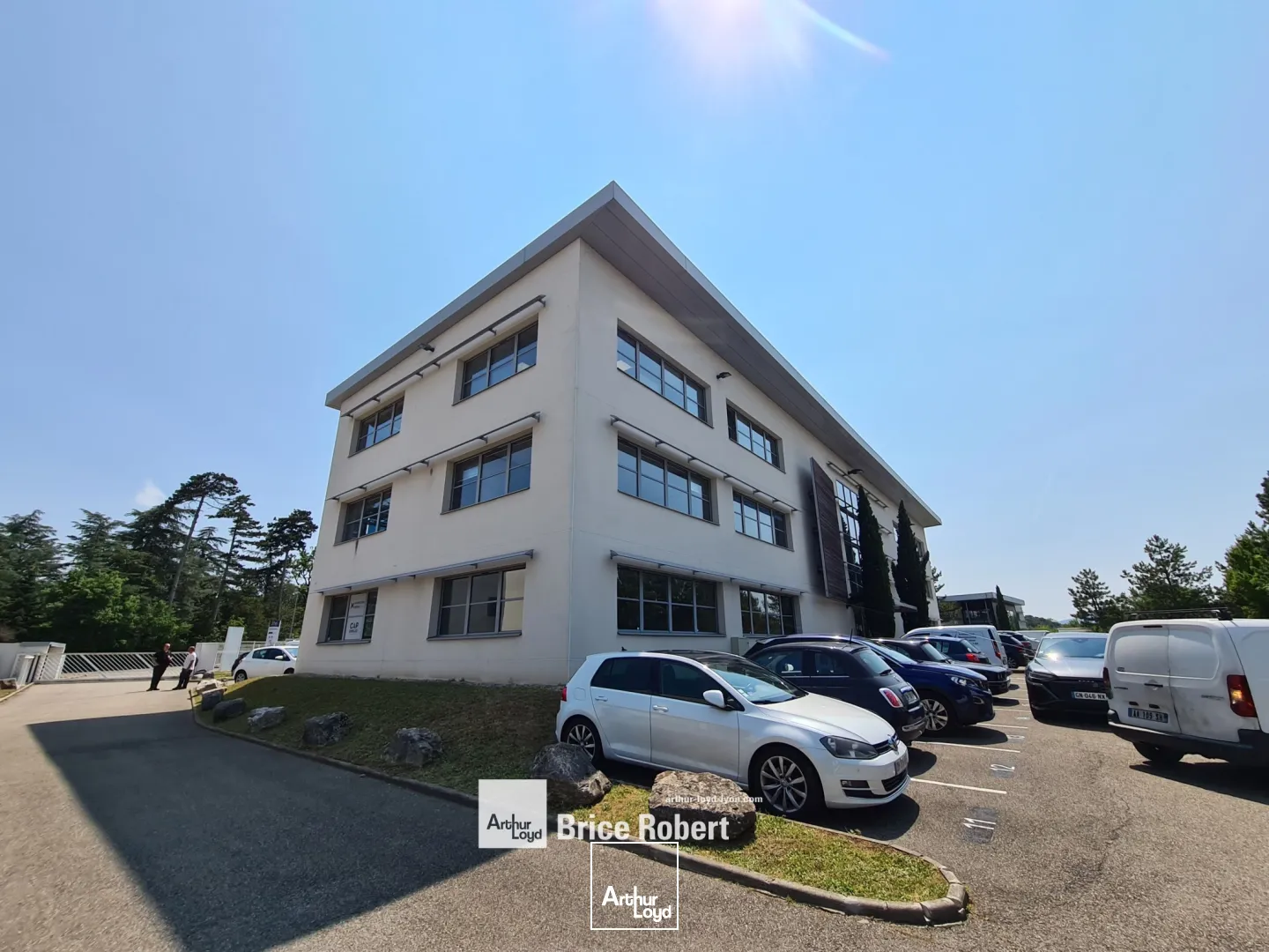 A louer - INOPOLIS - Bureaux lumineux - Saint Genis Laval