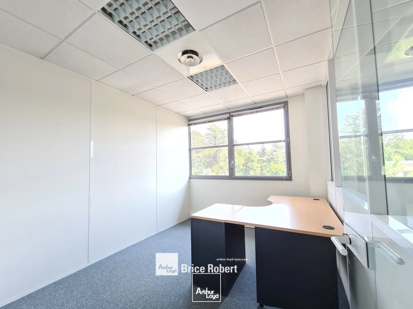 A louer - INOPOLIS - Bureaux lumineux - Saint Genis Laval