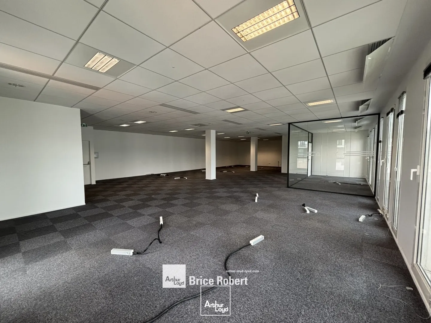 A louer - LE SOLARIS - Bureaux dans un immeuble tertiaire - Lyon 7ème