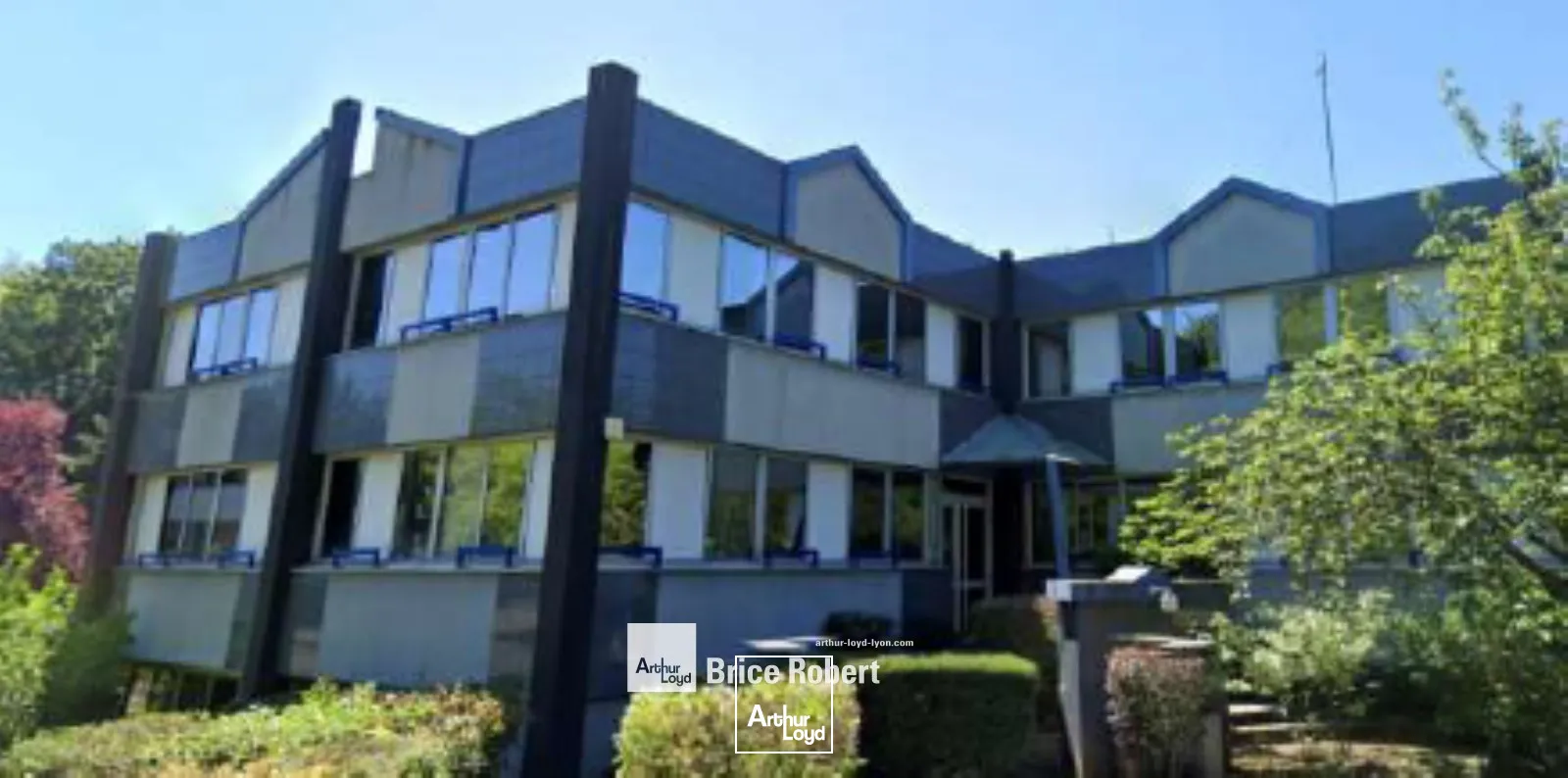 A vendre - Bureaux lumineux dans le parc du Bois de Dieu - Lissieu