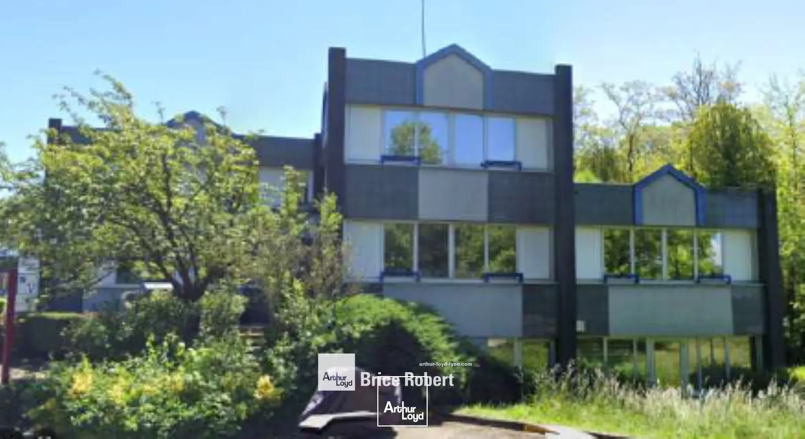 A vendre - Bureaux lumineux dans le parc du Bois de Dieu - Lissieu