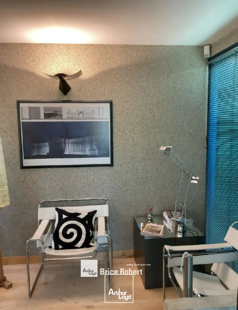 A vendre - Bureaux lumineux dans le parc du Bois de Dieu - Lissieu