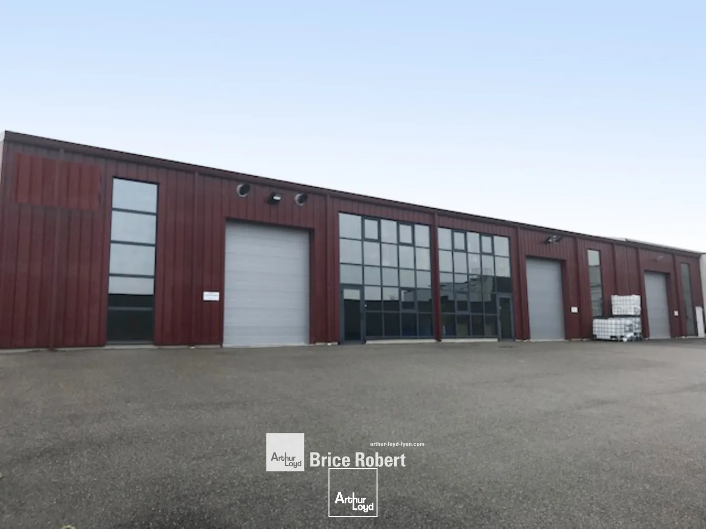 A VENDRE A LOUER - 2 Cellules d'activités - BELIGNEUX