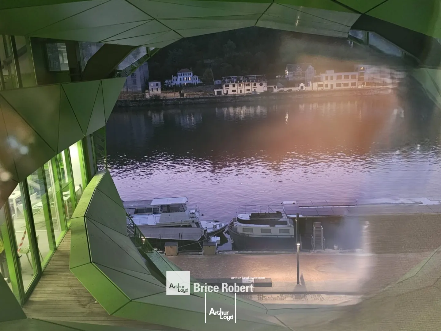 A louer - LE CUBE VERT - Bureaux aménagés - Lyon 2ème Confluence 