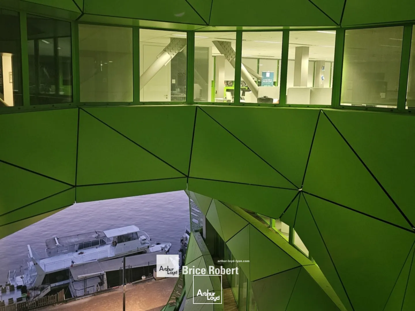 A louer - LE CUBE VERT - Bureaux aménagés - Lyon 2ème Confluence 