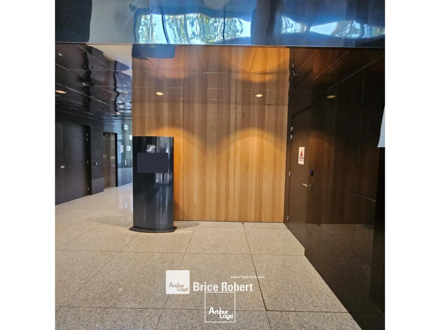 A louer - GALLINE - Bureaux avec une cour intérieure arborée - Villeurbanne 