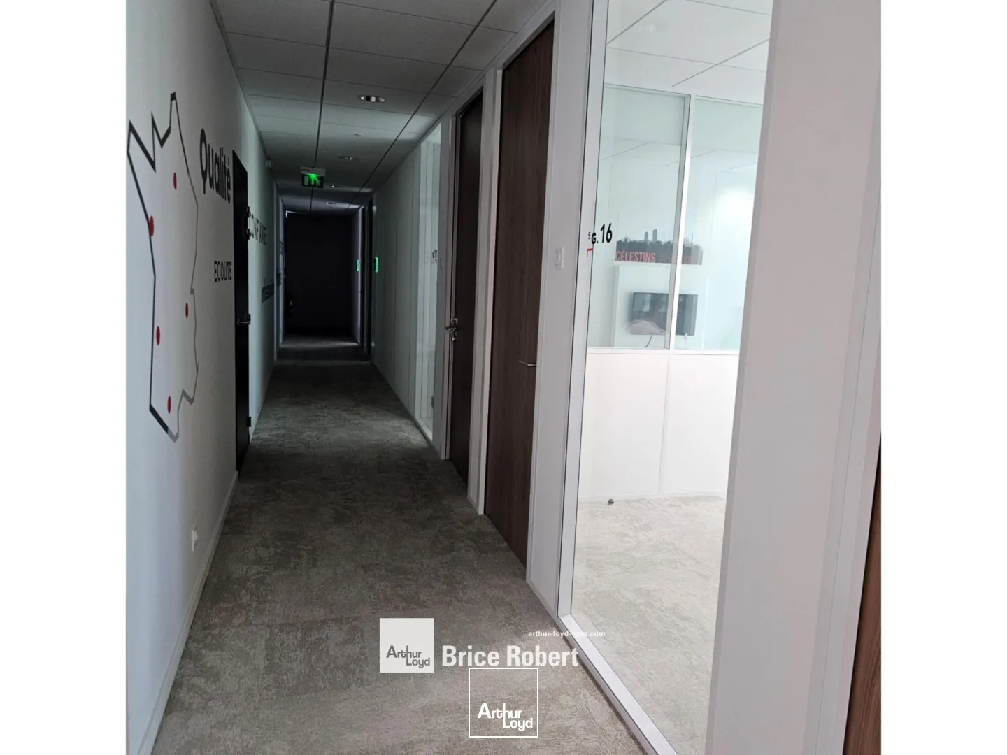 A louer - GALLINE - Bureaux avec une cour intérieure arborée - Villeurbanne 