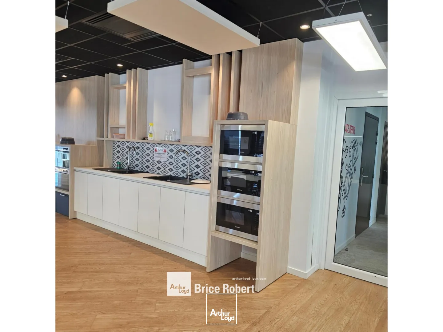 A louer - GALLINE - Bureaux avec une cour intérieure arborée - Villeurbanne 