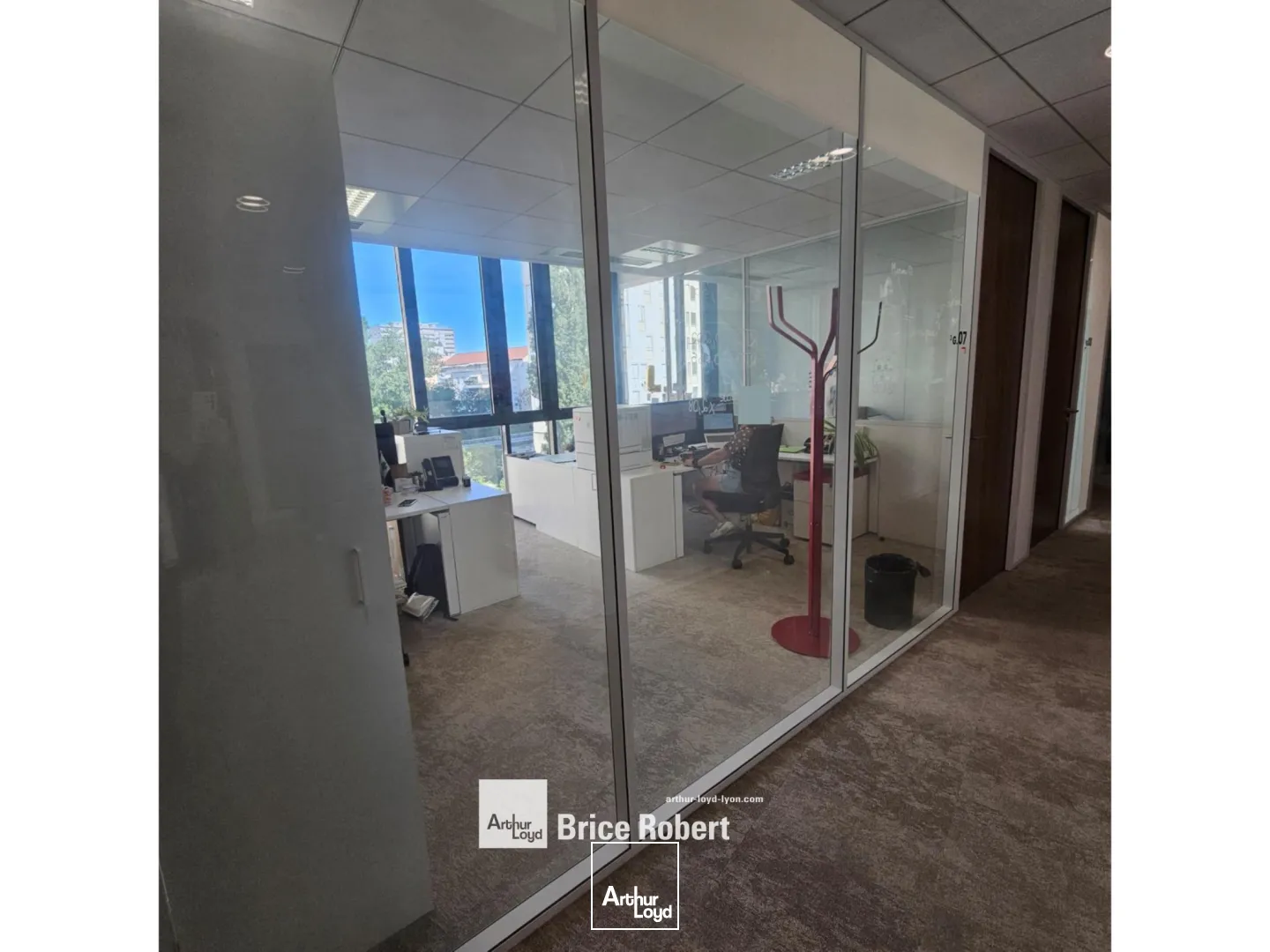 A louer - GALLINE - Bureaux avec une cour intérieure arborée - Villeurbanne 