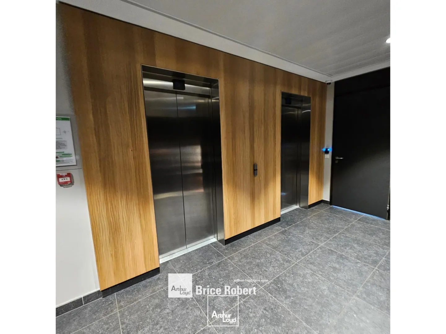 A louer - GALLINE - Bureaux avec une cour intérieure arborée - Villeurbanne 