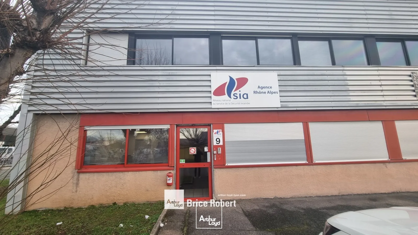 A louer - Bureaux lumineux avec partie stockage - Vaulx en Velin 