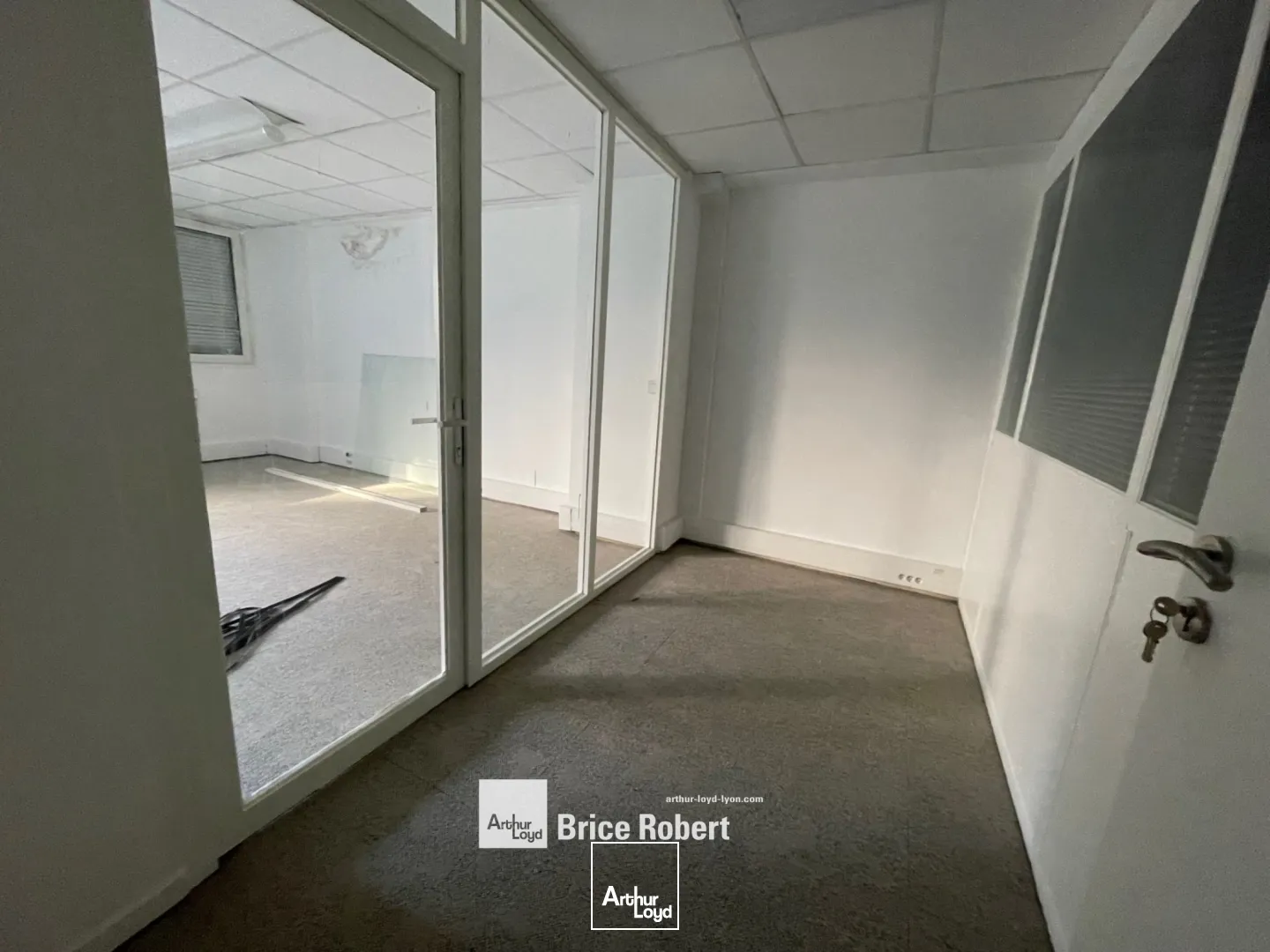 A vendre - Bureaux en rez-de-chaussée - Lyon 3ème Part-Dieu