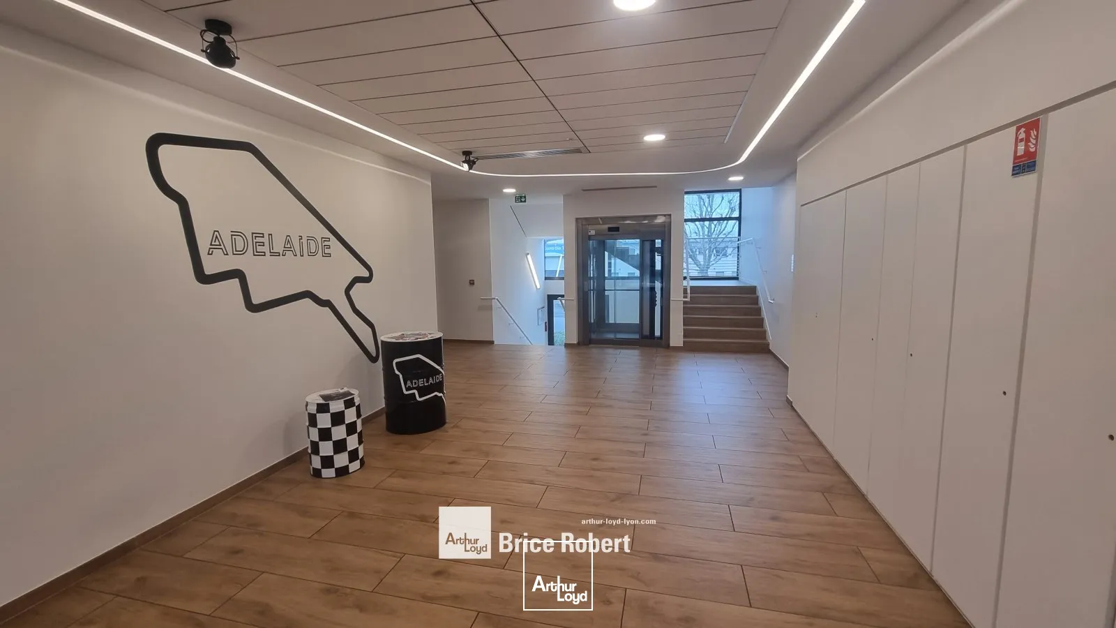 A louer - RACING PARC bâtiment Adelaide - Bureaux sur la Techlid très lumineux - Champagne au Mont d'Or